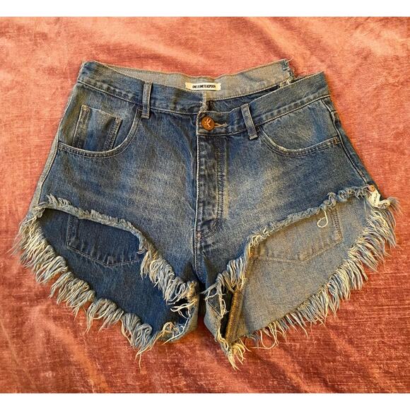 Free People ONE TEASPOON Rollers Jean Shorts Sz Thrashed Fray Asymmetrical 29 30 - Picture 3 of 6